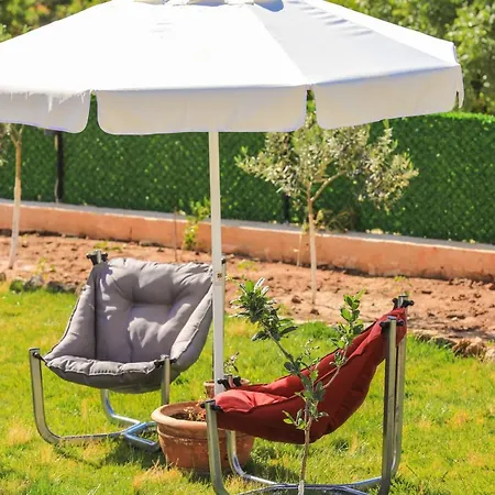 Isinda Konagi 빌라 카스