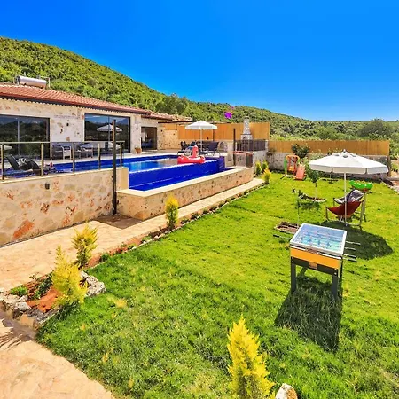 Isinda Konagi 빌라 카스